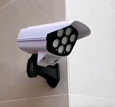 المصباح الأكثر طلبا حاليا على شكل كاميرا وهمية أعلى جودة بأفضل سعر
